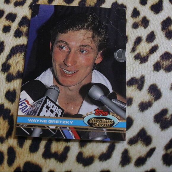 Wayne Gretzky #1 Hockey Card - Picture 1 of 2
